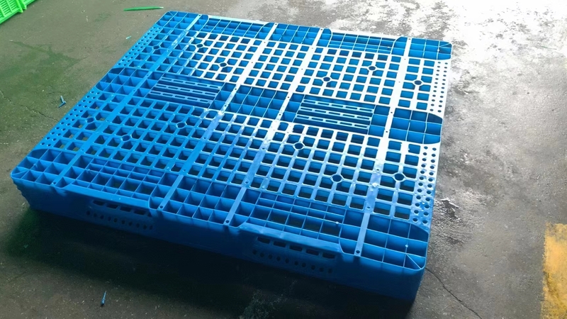 14126J網(wǎng)格川字塑料托盤(pán)